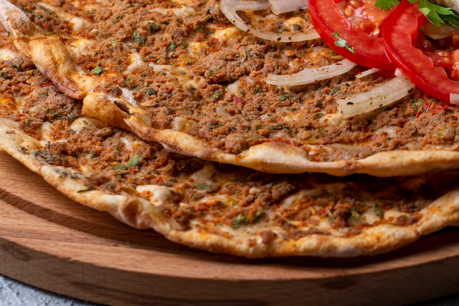 Lahmacun mit Hackfleisch